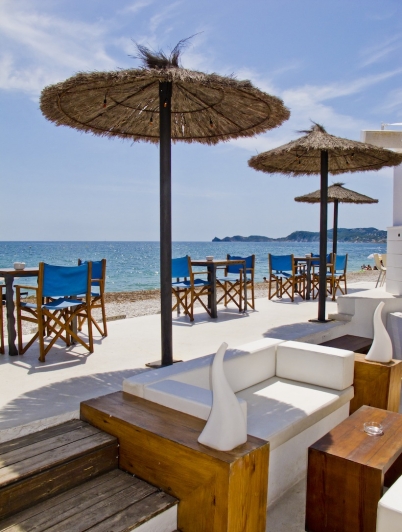 Parcela totalmente licenciada con espectaculares vistas al mar