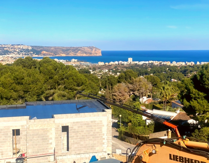 Parcela totalmente licenciada con espectaculares vistas al mar
