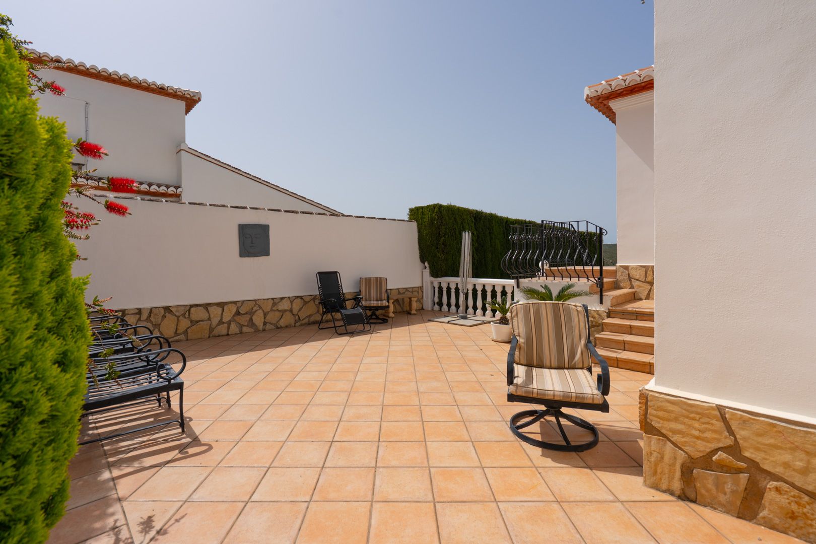 Villa orientada al suroeste con vistas al atardecer cerca de Granadella