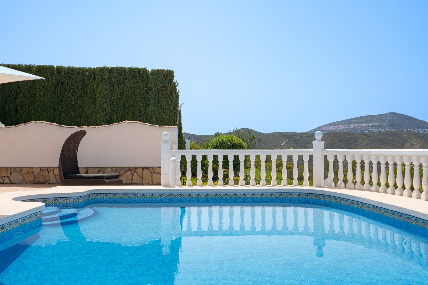 Villa orientada al suroeste con vistas al atardecer cerca de Granadella
