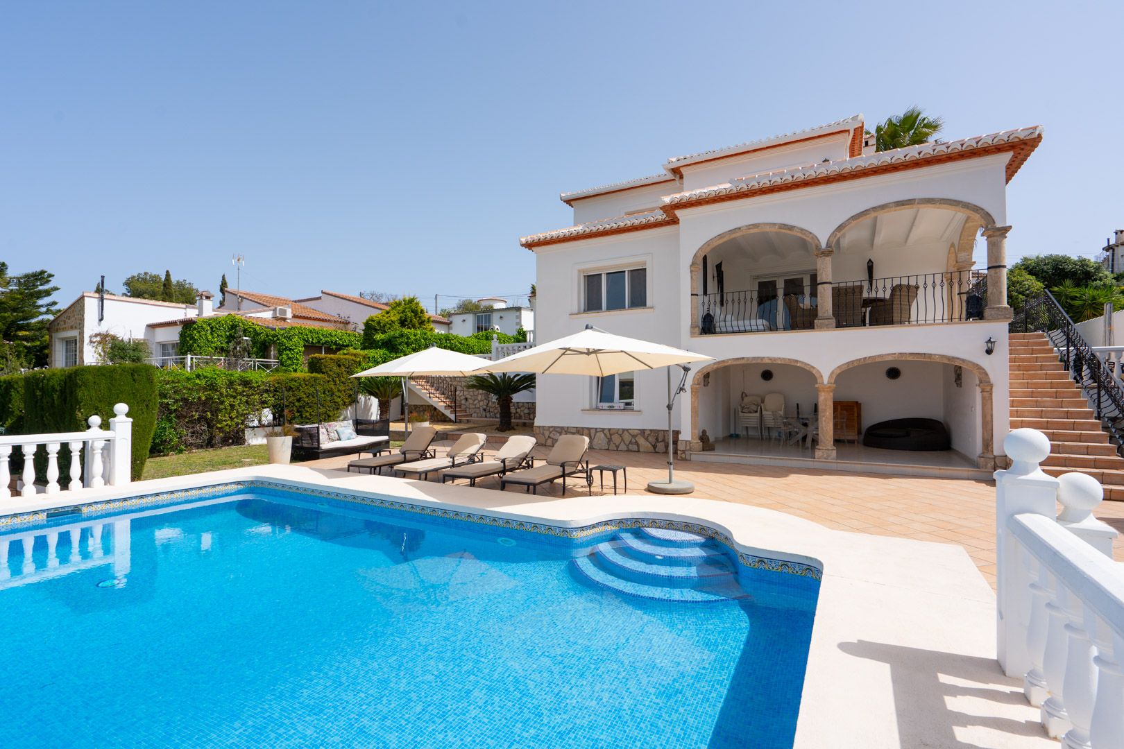 Villa orientada al suroeste con vistas al atardecer cerca de Granadella