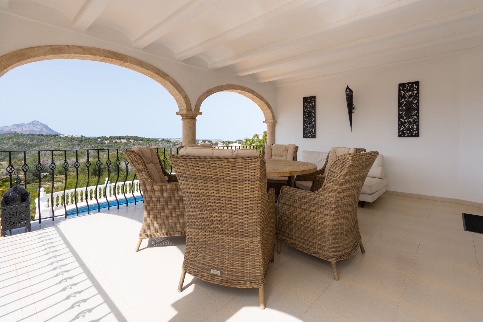 Villa orientada al suroeste con vistas al atardecer cerca de Granadella