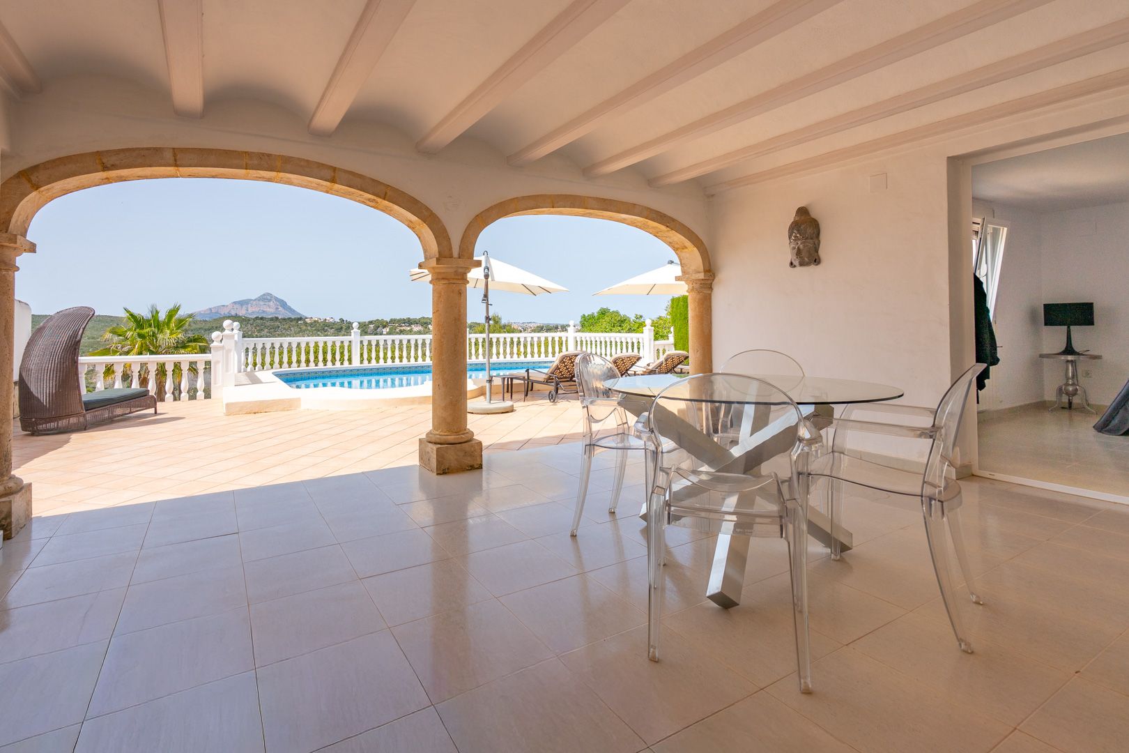 Villa orientada al suroeste con vistas al atardecer cerca de Granadella