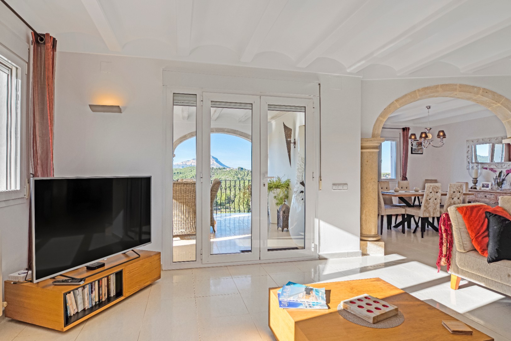 Villa orientada al suroeste con vistas al atardecer cerca de Granadella