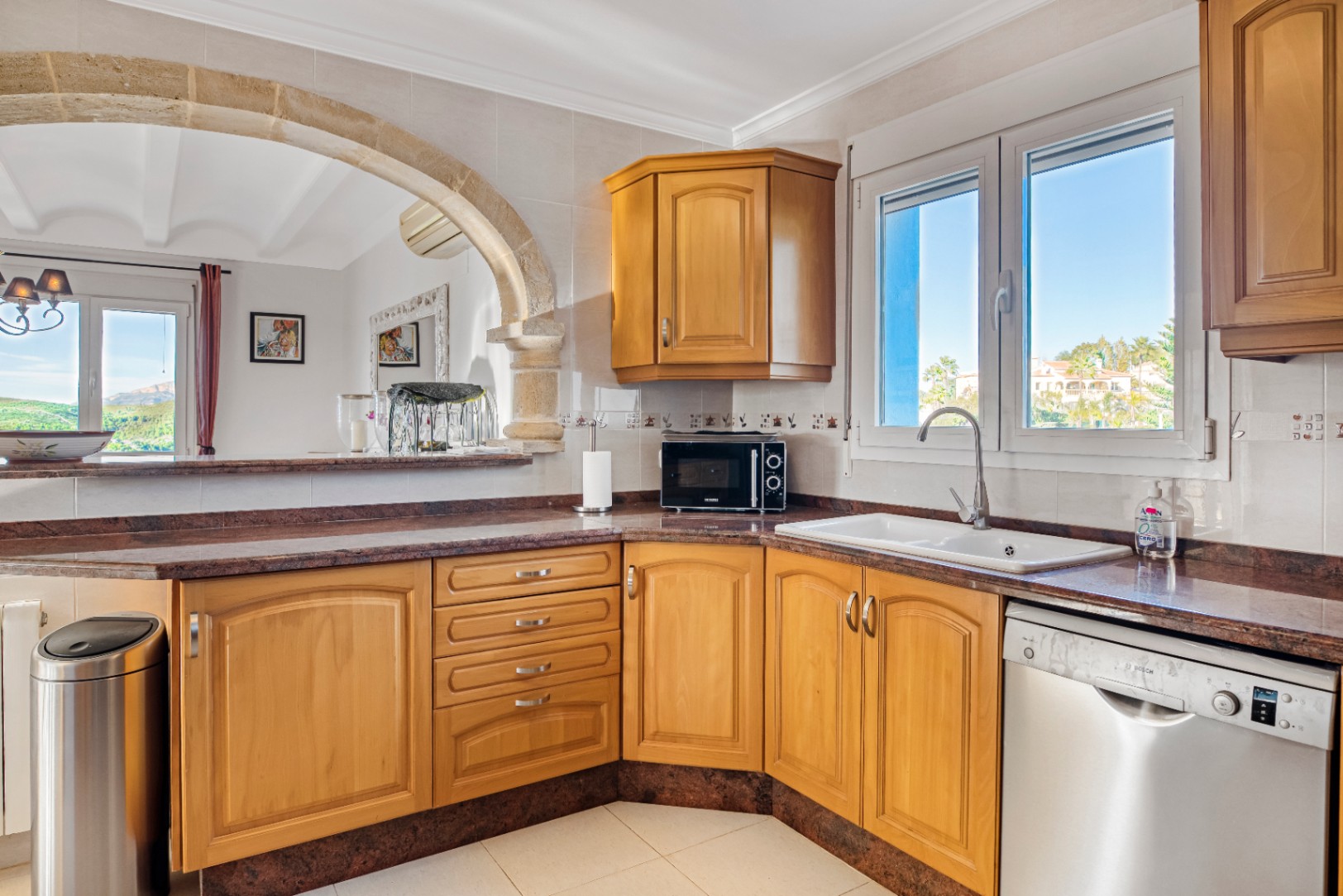 Villa orientada al suroeste con vistas al atardecer cerca de Granadella