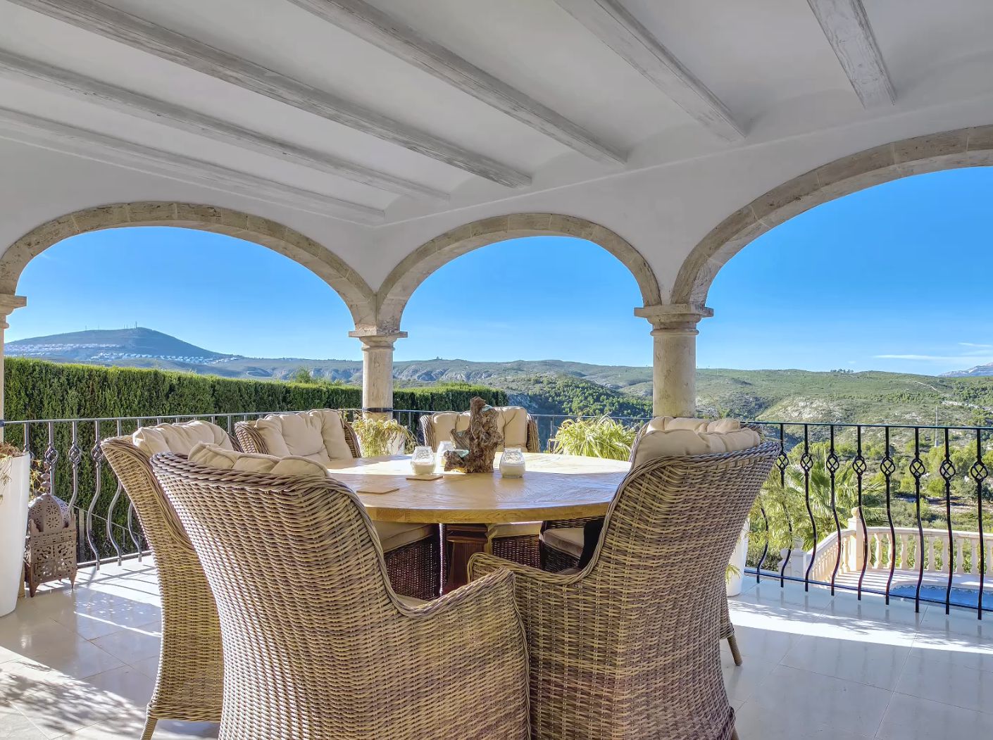 Villa orientada al suroeste con vistas al atardecer cerca de Granadella