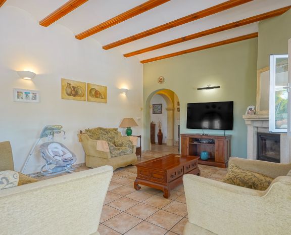 Villa tradicional de una sola planta en Costa Nova, Jávea - Terreno llano, piscina y vida al aire libre