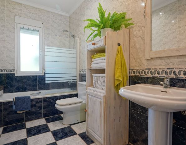 Villa tradicional de una sola planta en Costa Nova, Jávea - Terreno llano, piscina y vida al aire libre