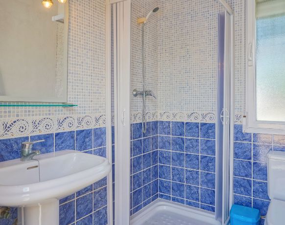 Villa tradicional de una sola planta en Costa Nova, Jávea - Terreno llano, piscina y vida al aire libre