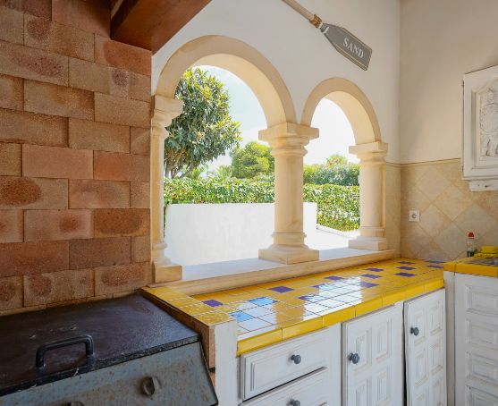 Villa tradicional de una sola planta en Costa Nova, Jávea - Terreno llano, piscina y vida al aire libre