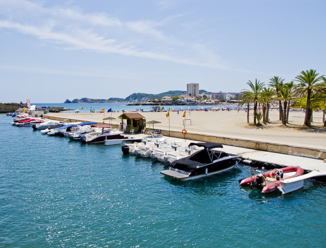 Villa moderna con vistas al mar en Javea