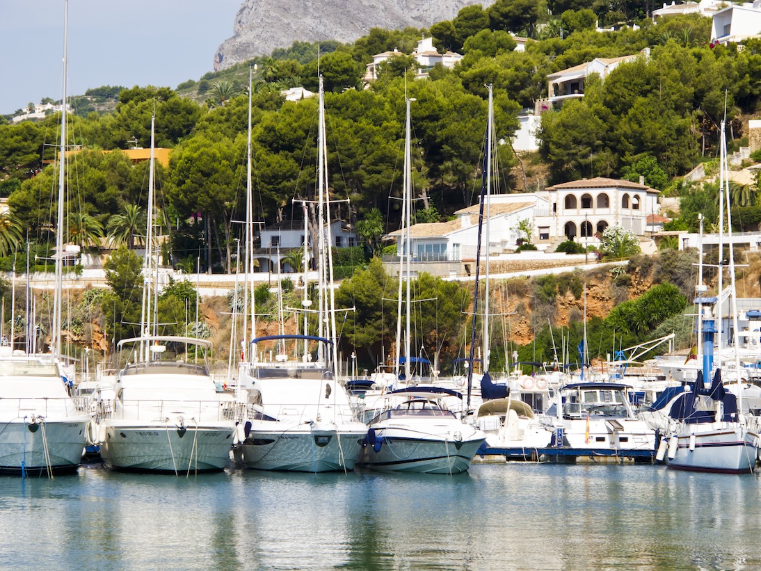 Villa moderna con vistas al mar en Javea