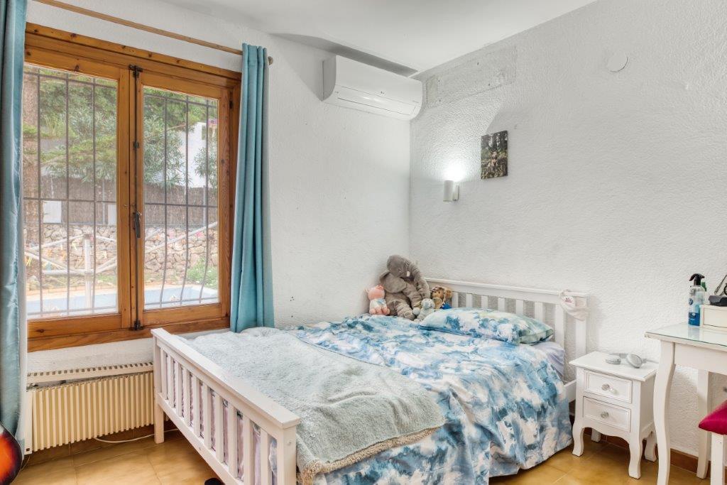 Preciosa villa de 3 camas en venta con vistas y cerca de la playa de Jávea
