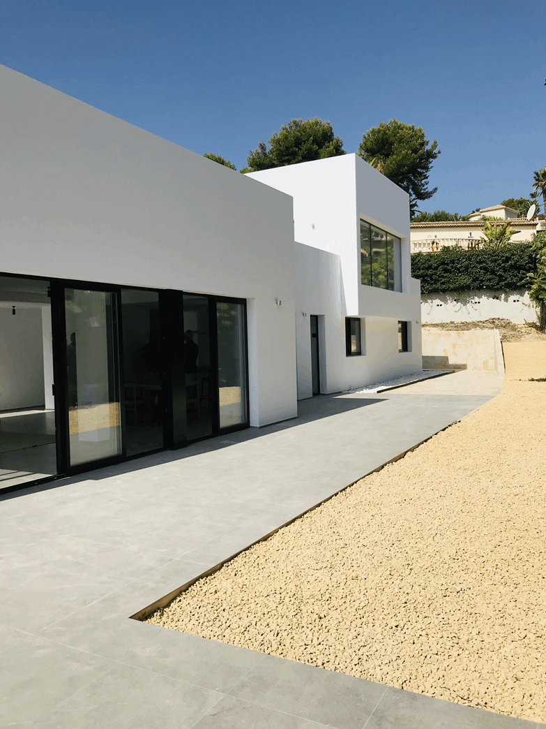 Impresionante villa nueva de 3 dormitorios en venta en Javea cerca de Arenal